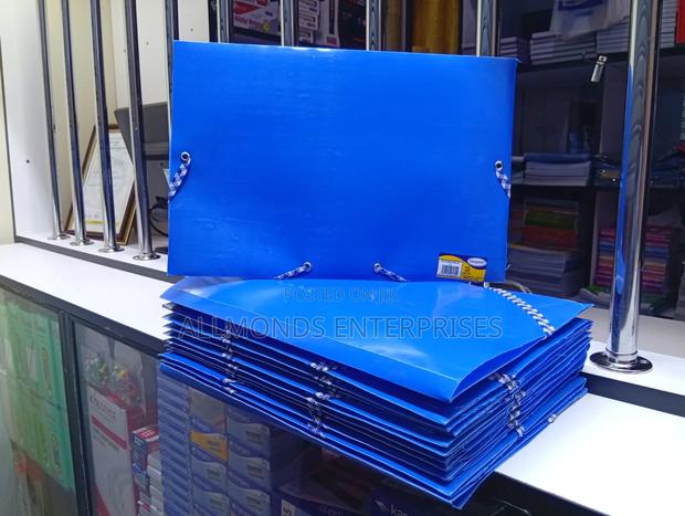 Document Wallet- Plastic - thumbnail 3