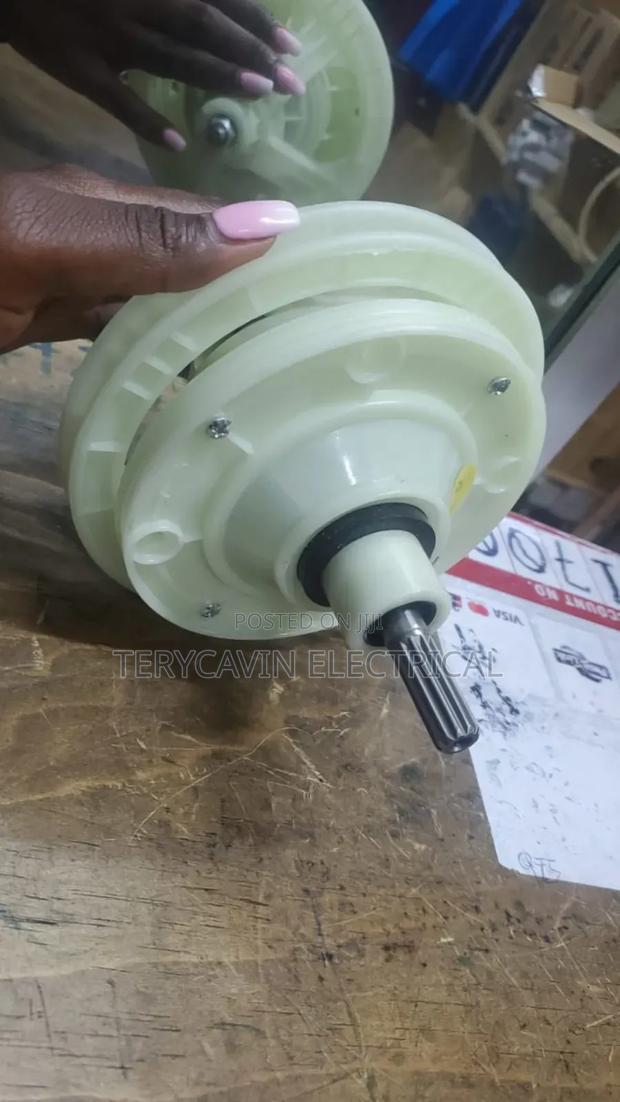 Gear Box With 10 Teeth Shaft