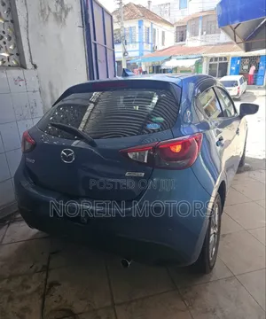 Mazda Demio 2018 Blue