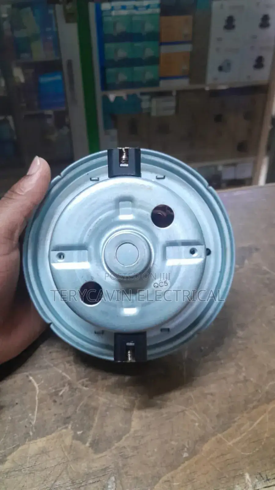 1400 Watts Dry Motor Vacuum Cleaner