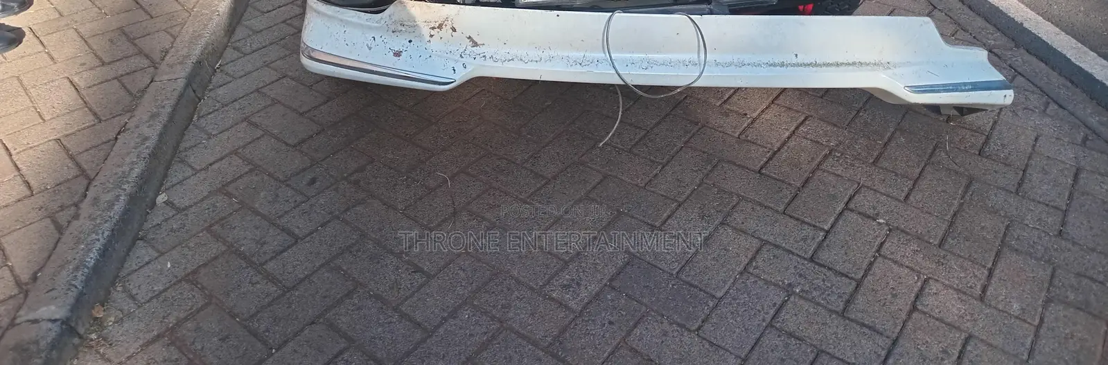 V8 Bumper Lip and Xtrail Nt30 Side Mirror Chromes