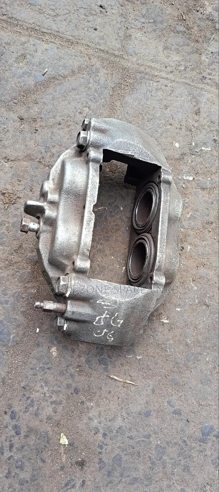 Front Calipers Land Cruiser V8 200-Series.