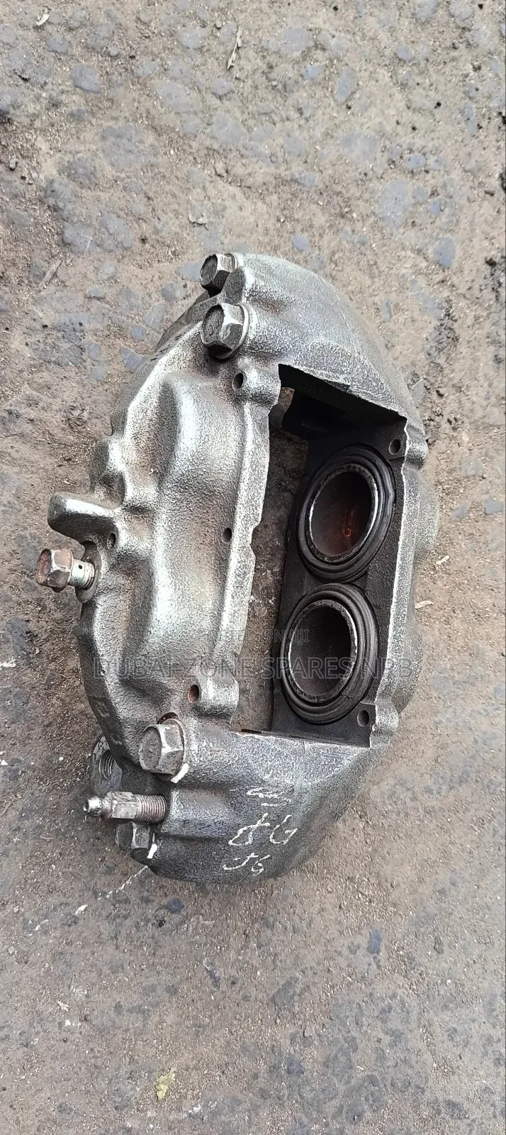 Front Calipers Land Cruiser V8 200-Series.
