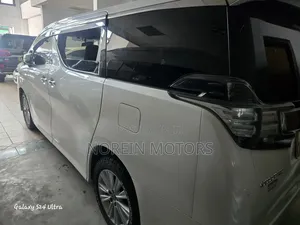 Toyota Vellfire 2016 White