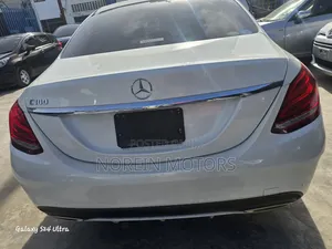 Mercedes-Benz C180 2018 Off white