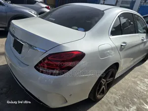 Mercedes-Benz C180 2018 Off white