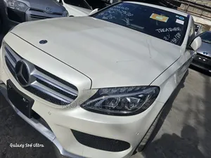 Mercedes-Benz C180 2018 Off white