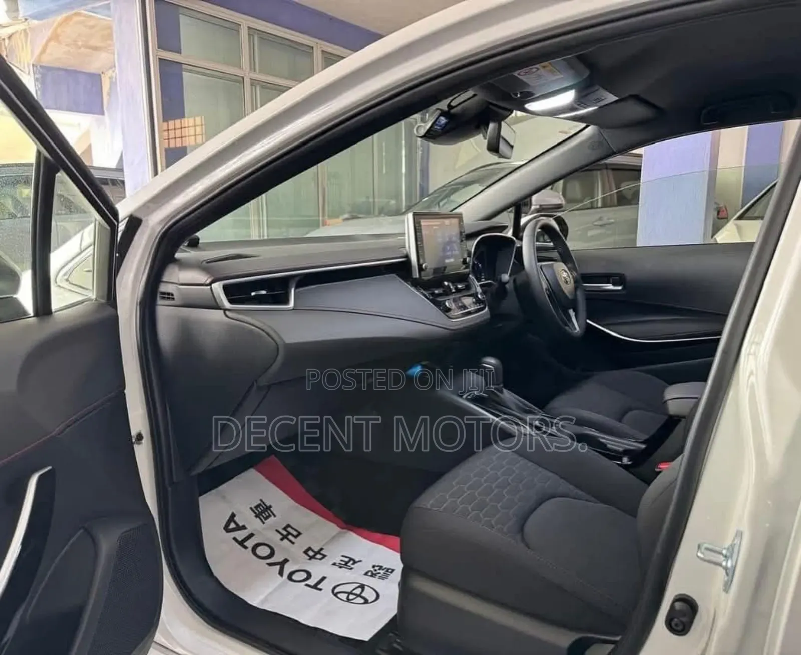 Toyota Corolla 2018 White