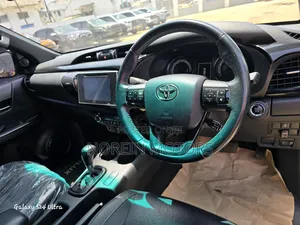 Toyota Hilux 2018 Gray