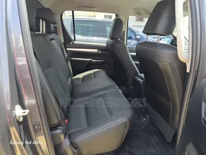 Toyota Hilux 2019 Gray