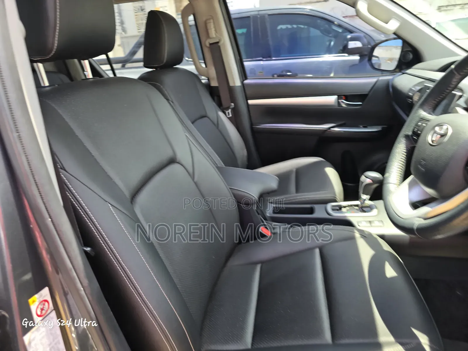 Toyota Hilux 2019 Gray