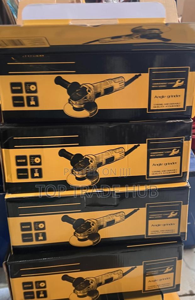 Dewalt Electric Angle Grinders 4.5 Inch 900 Watts - thumbnail 2