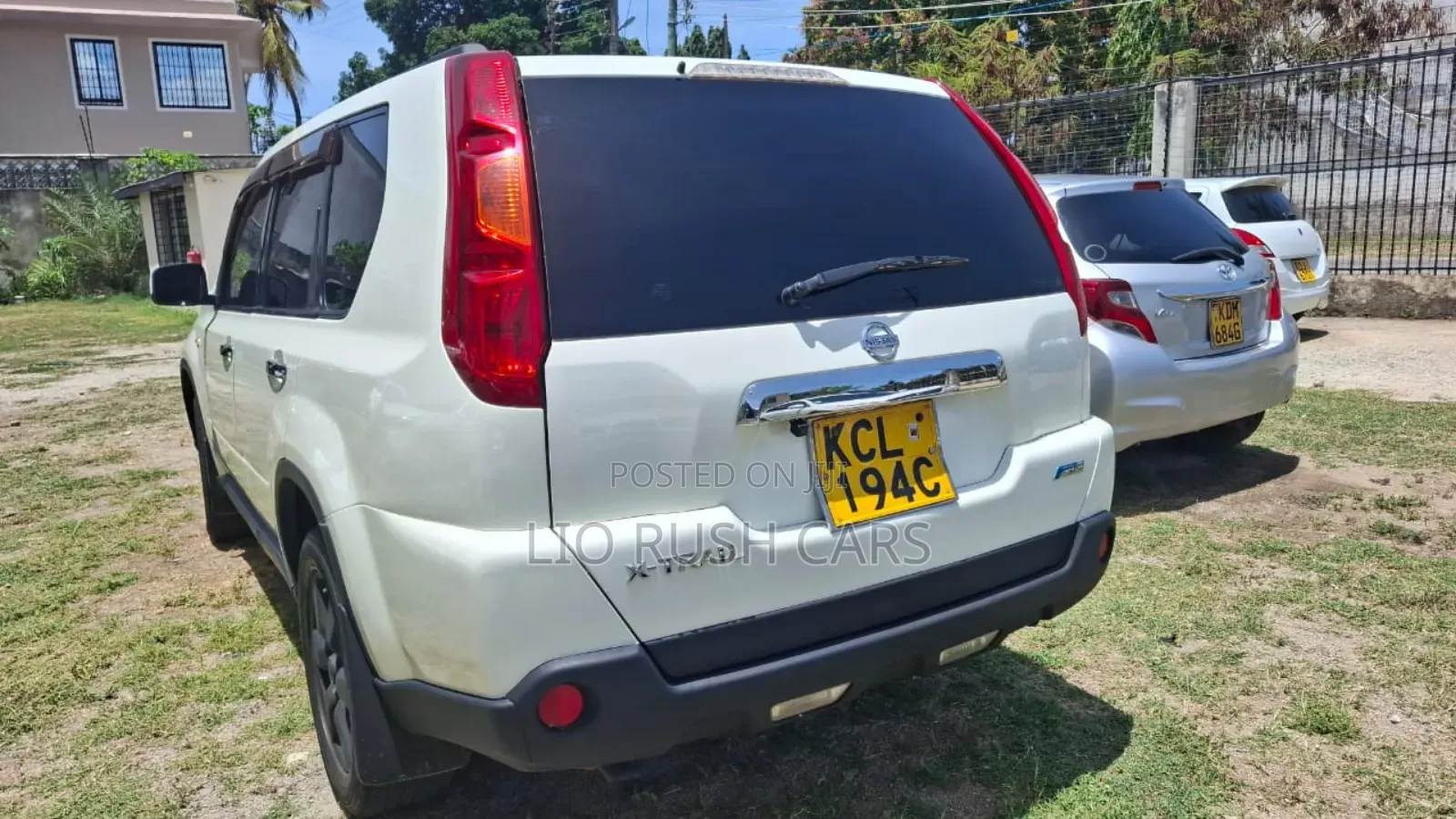 Nissan X-Trail 2010 White