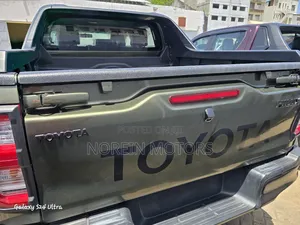 Toyota Hilux 2019 Green