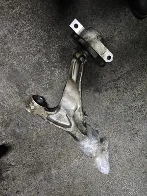 Nissan Fuga Control Arms