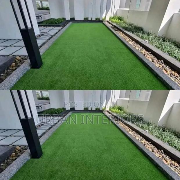 Rooftop Grass Carpet. Decored With Side Pebbles - main view