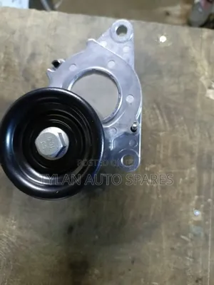 Fan Belt Tensioner Yd25 Nv350/Nissan Navara
