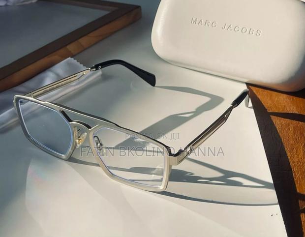 Classic Simple Frame Sunglass - thumbnail 2