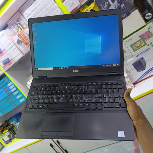 Laptop Dell Latitude 5590 16GB Intel Core I7 SSD 512GB - thumbnail 3