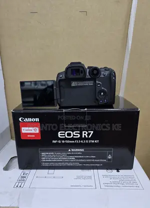 Canon Eos R7 Mirrorless Camera With 18-150mm Lens