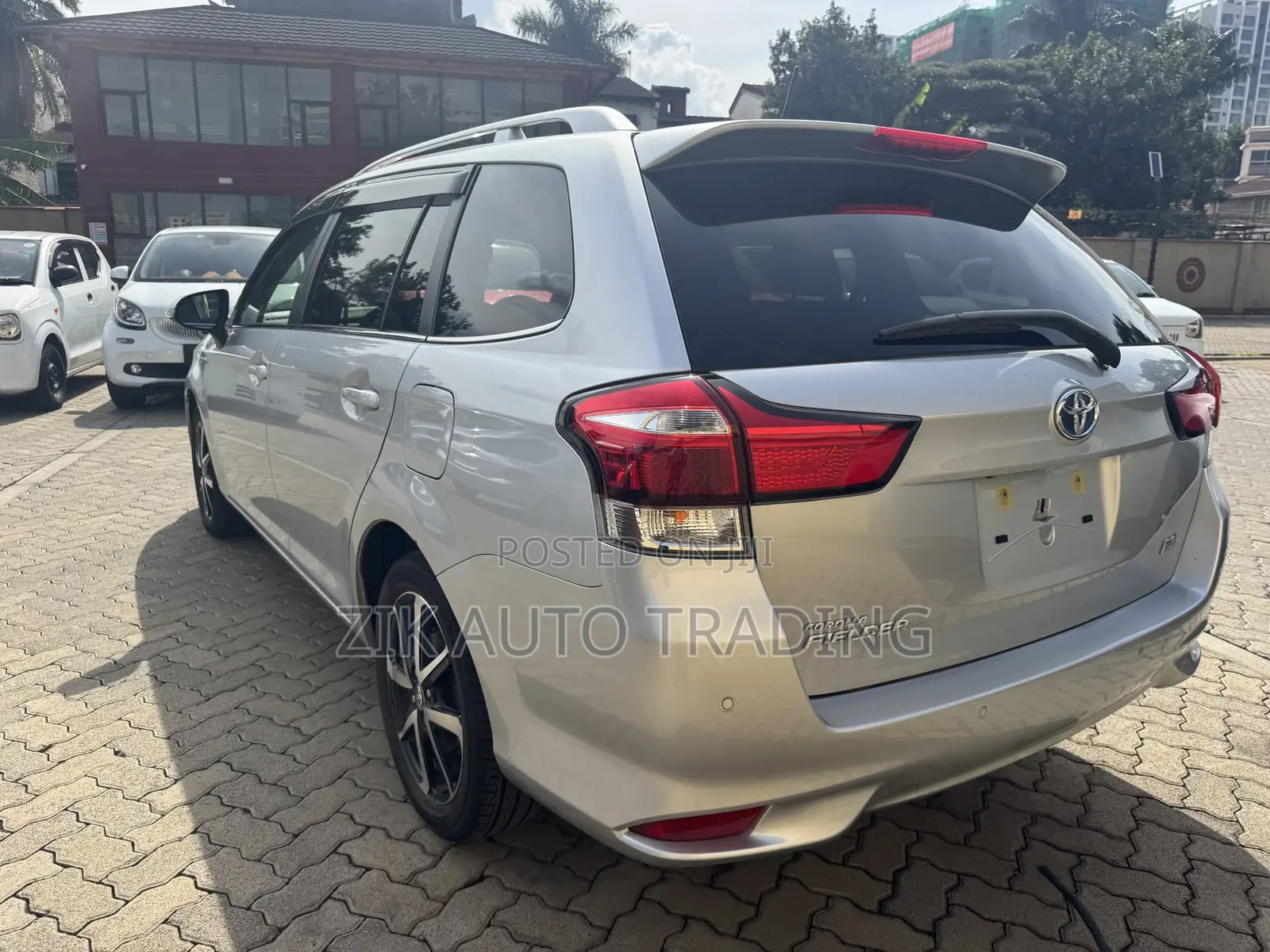 Toyota Corolla Fielder 2018 Silver