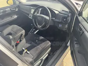 Toyota Corolla Fielder 2018 Silver