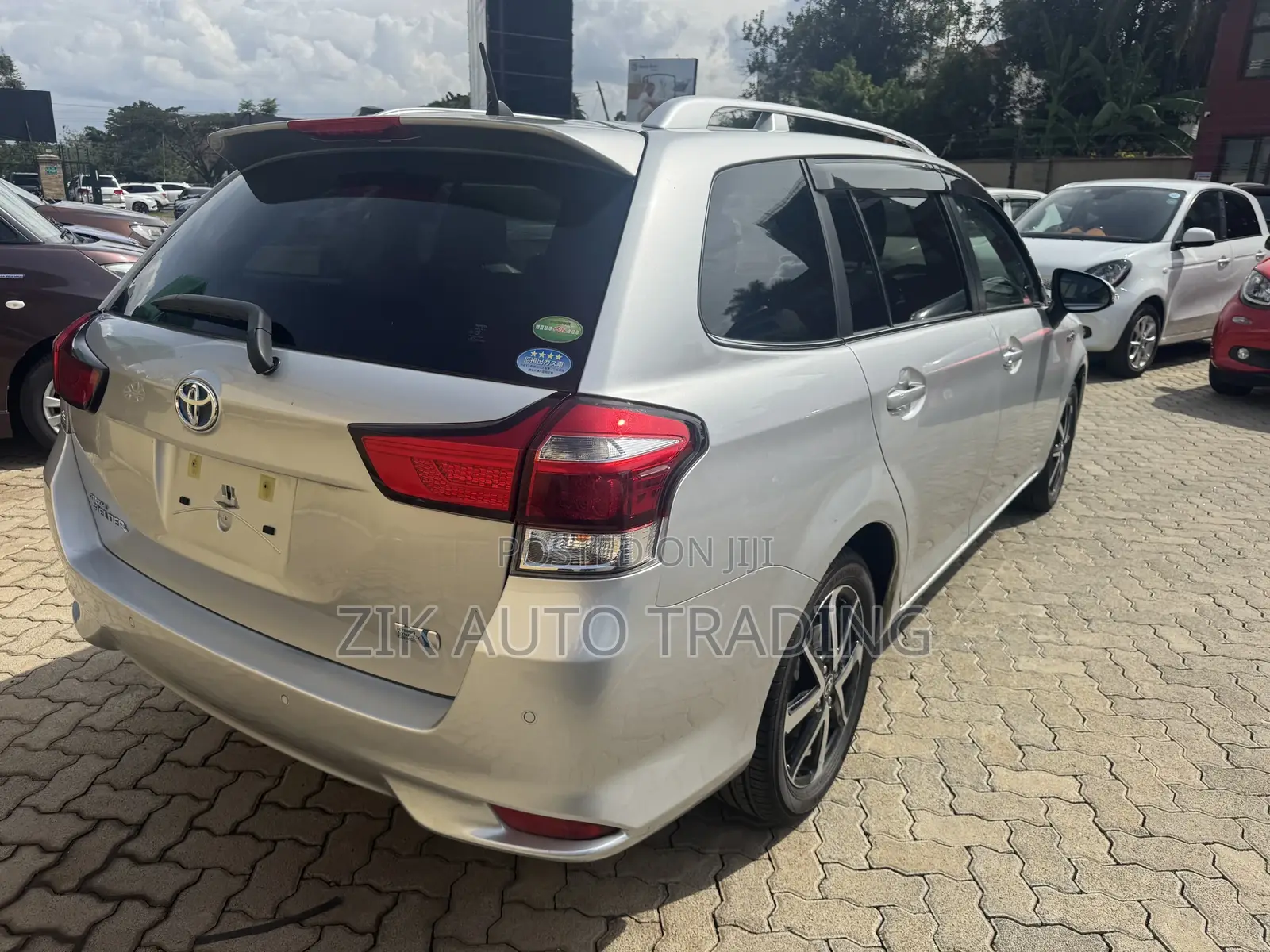 Toyota Corolla Fielder 2018 Silver