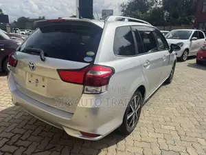 Toyota Corolla Fielder 2018 Silver