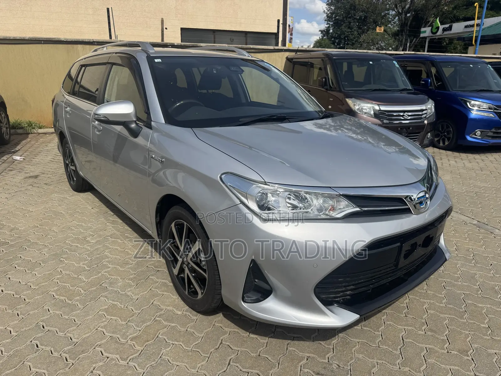 Toyota Corolla Fielder 2018 Silver