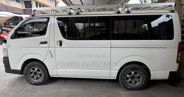 Toyota HiAce 2012 White - thumbnail 2