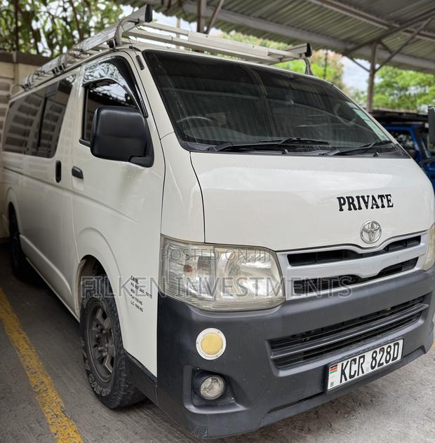 Toyota HiAce 2012 White - thumbnail 4