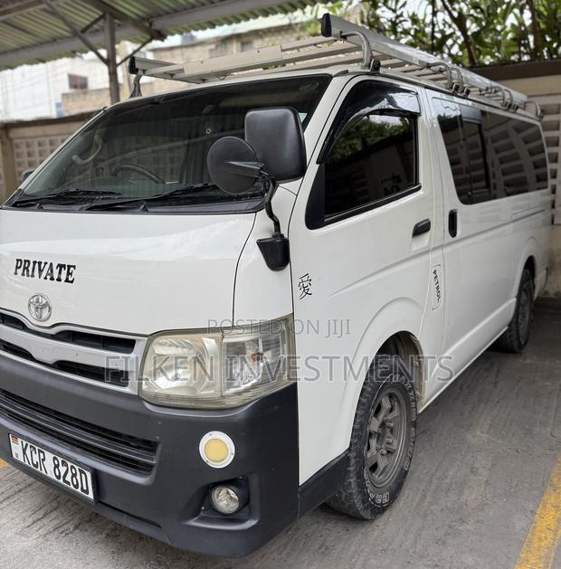 Toyota HiAce 2012 White - thumbnail 5