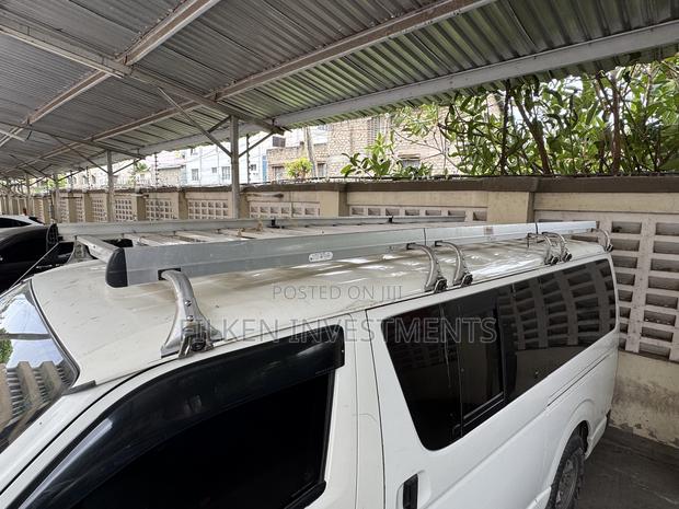 Toyota HiAce 2012 White - thumbnail 9