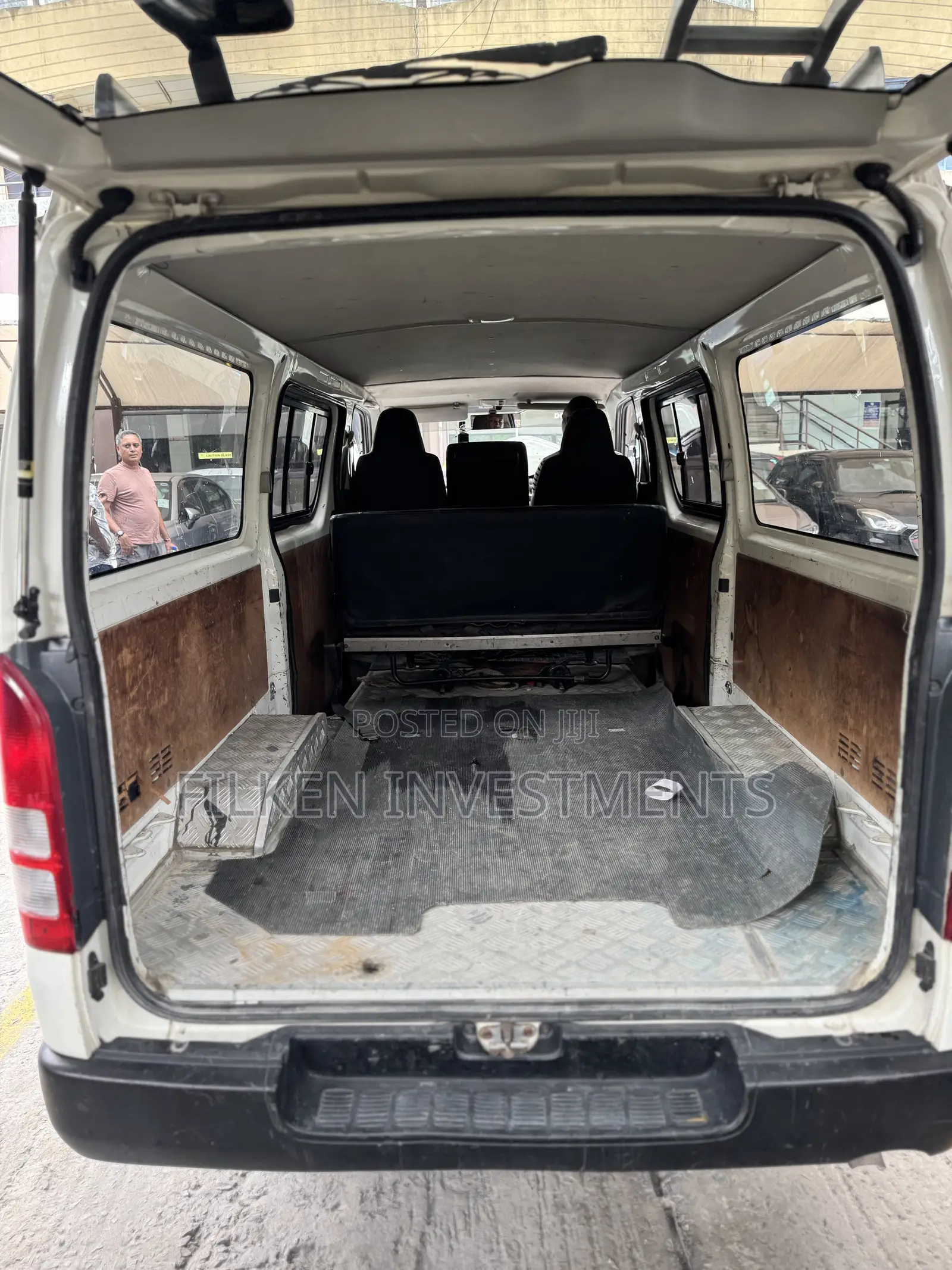 Toyota HiAce 2012 White
