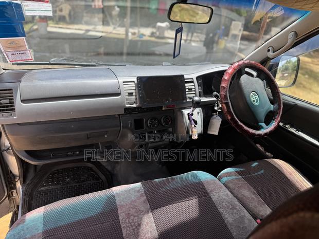 Toyota HiAce 2014 Silver - thumbnail 7