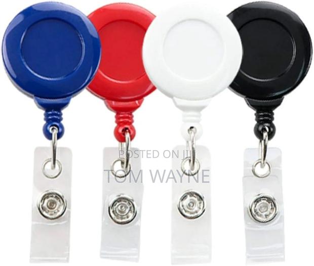 Round Shape Retractable Id Card Holder - main view