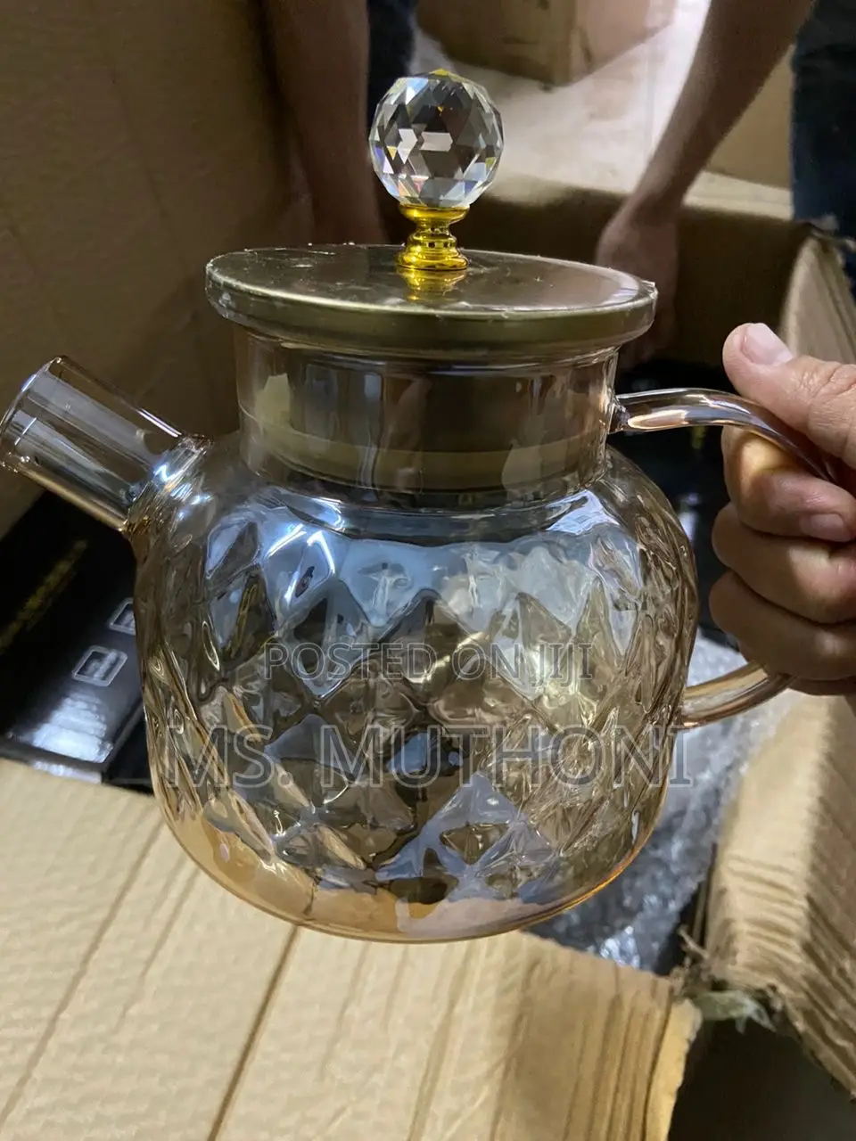 Champagne Color Diamond Texture Surface Glass Kettle