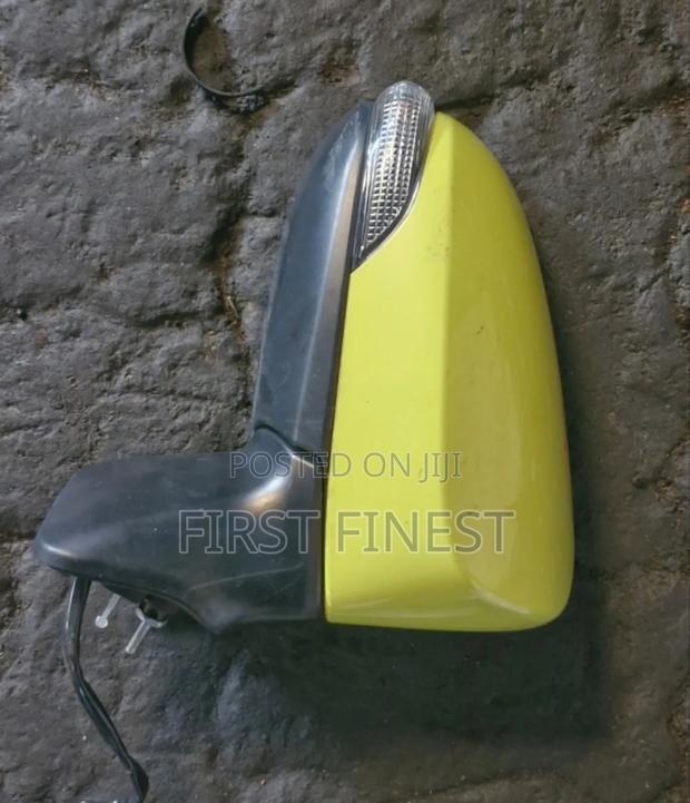 Toyota Spade Sidemirrors Indicator