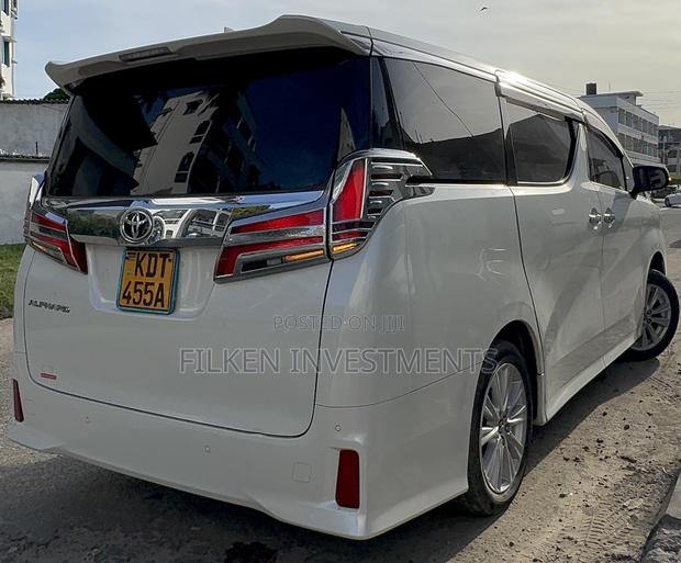 Toyota Grand HiAce 2019 White - thumbnail 5