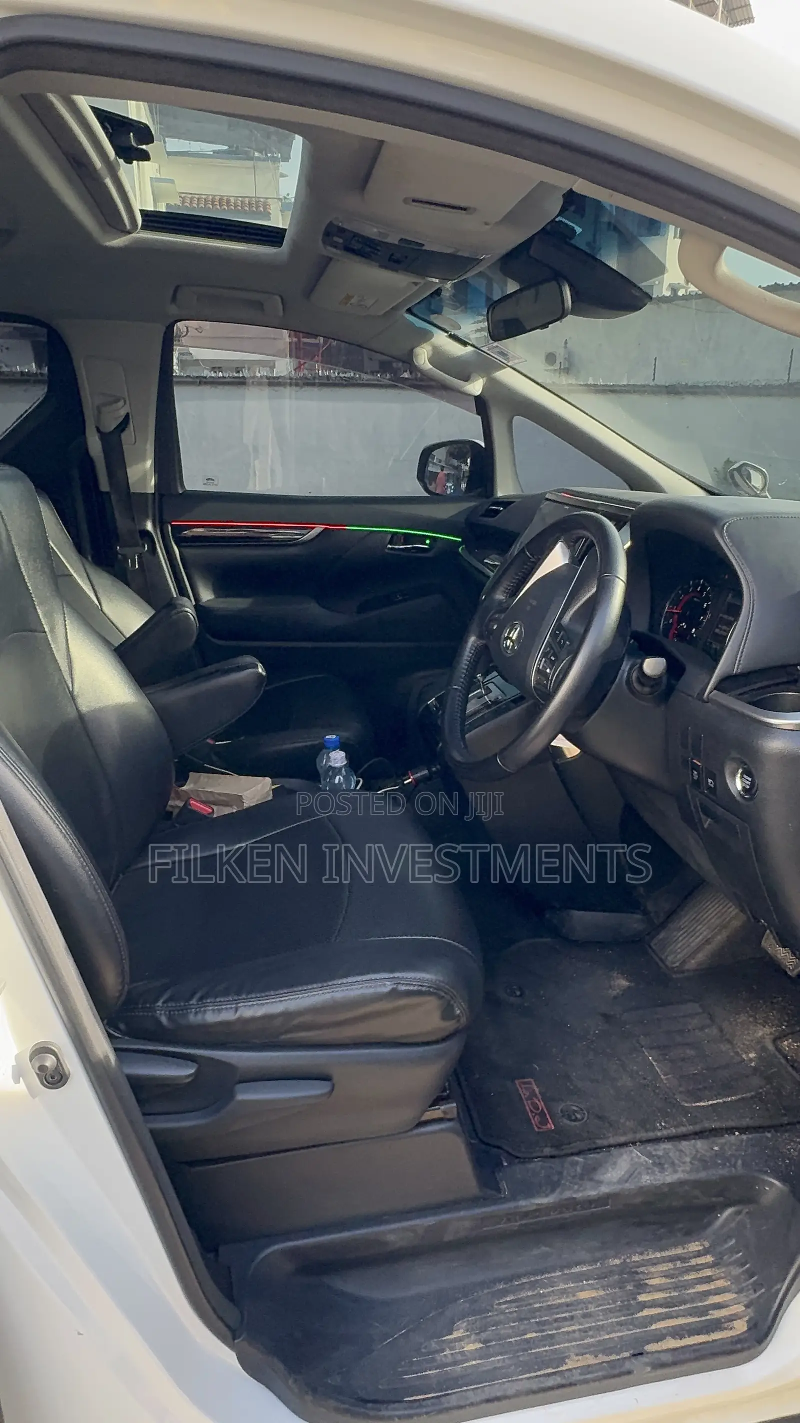 Toyota Grand HiAce 2019 White