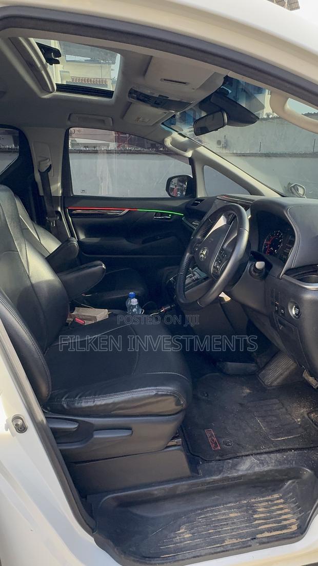 Toyota Grand HiAce 2019 White - thumbnail 8