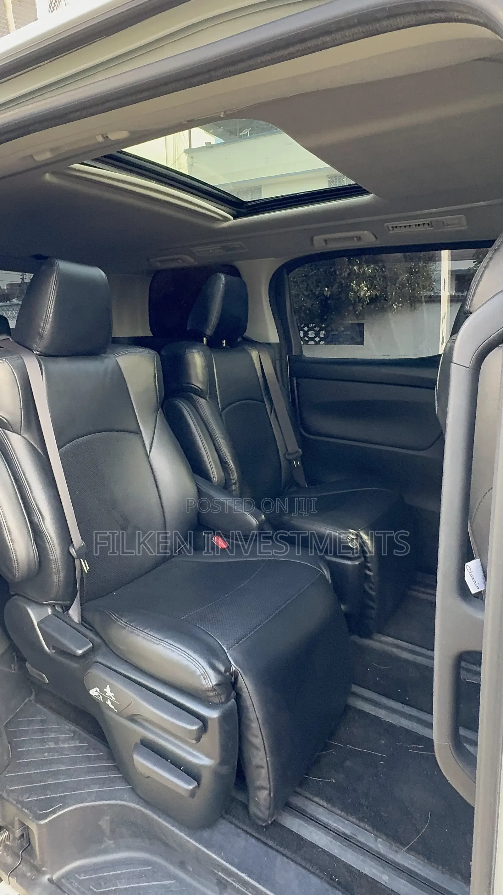 Toyota Grand HiAce 2019 White