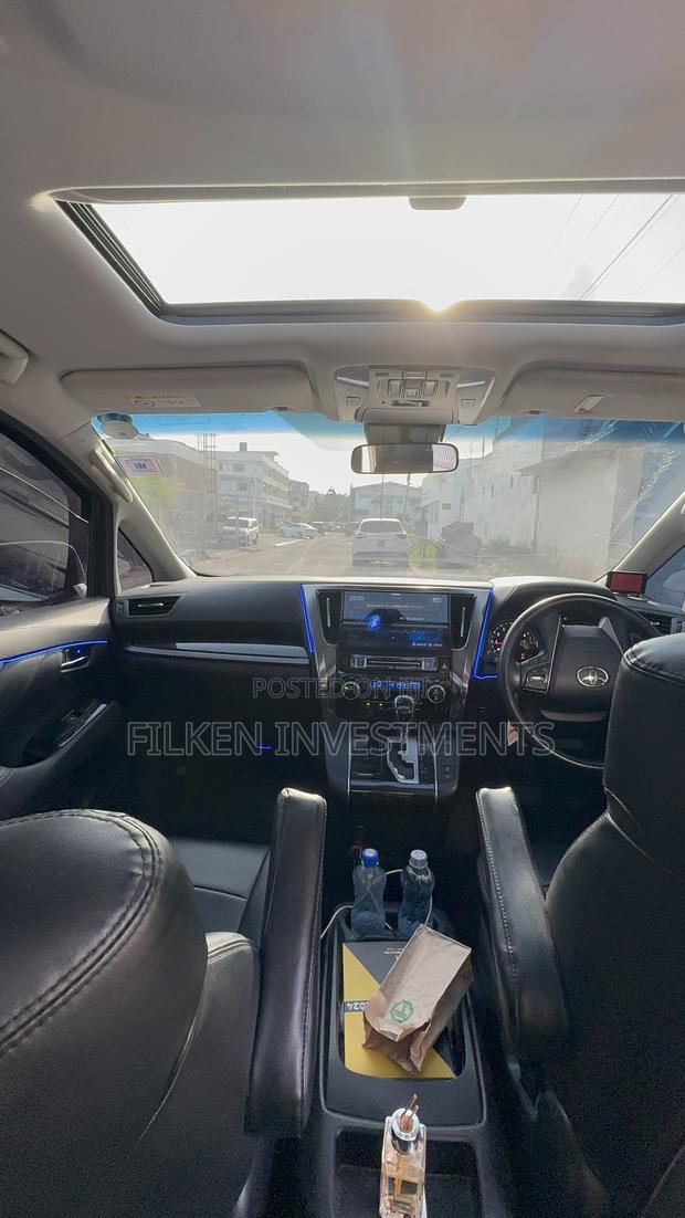 Toyota Grand HiAce 2019 White - thumbnail 7