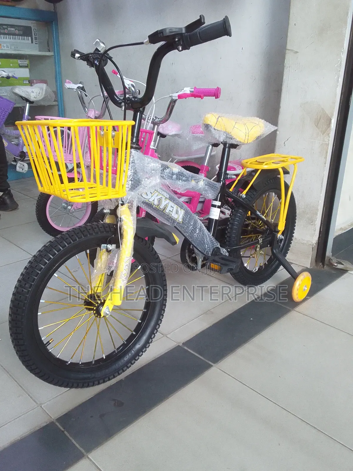Size 16 Bike With Side Wheels in Nairobi (Upto 7yrs)