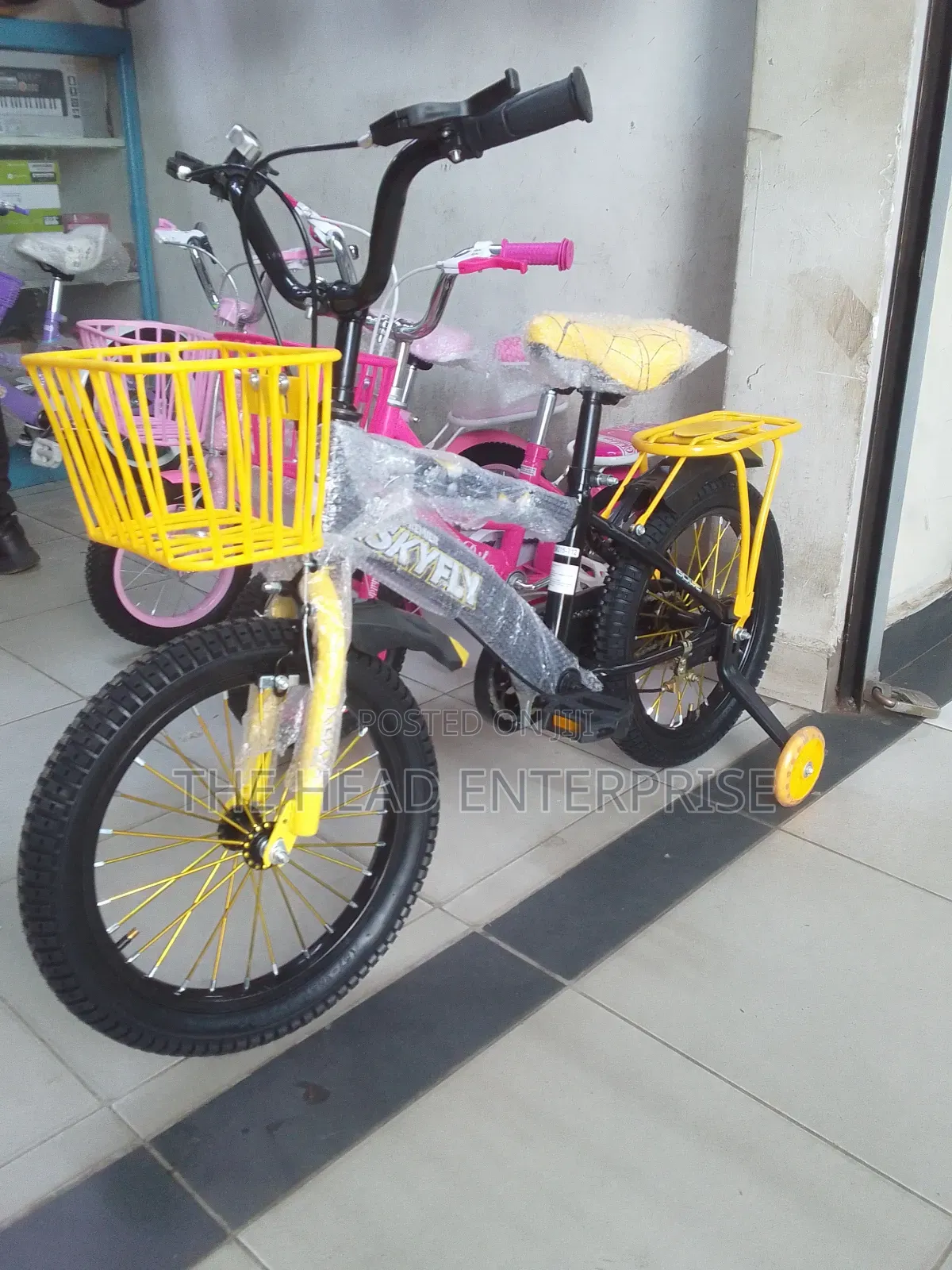 Size 16 Bike With Side Wheels in Nairobi (Upto 7yrs)