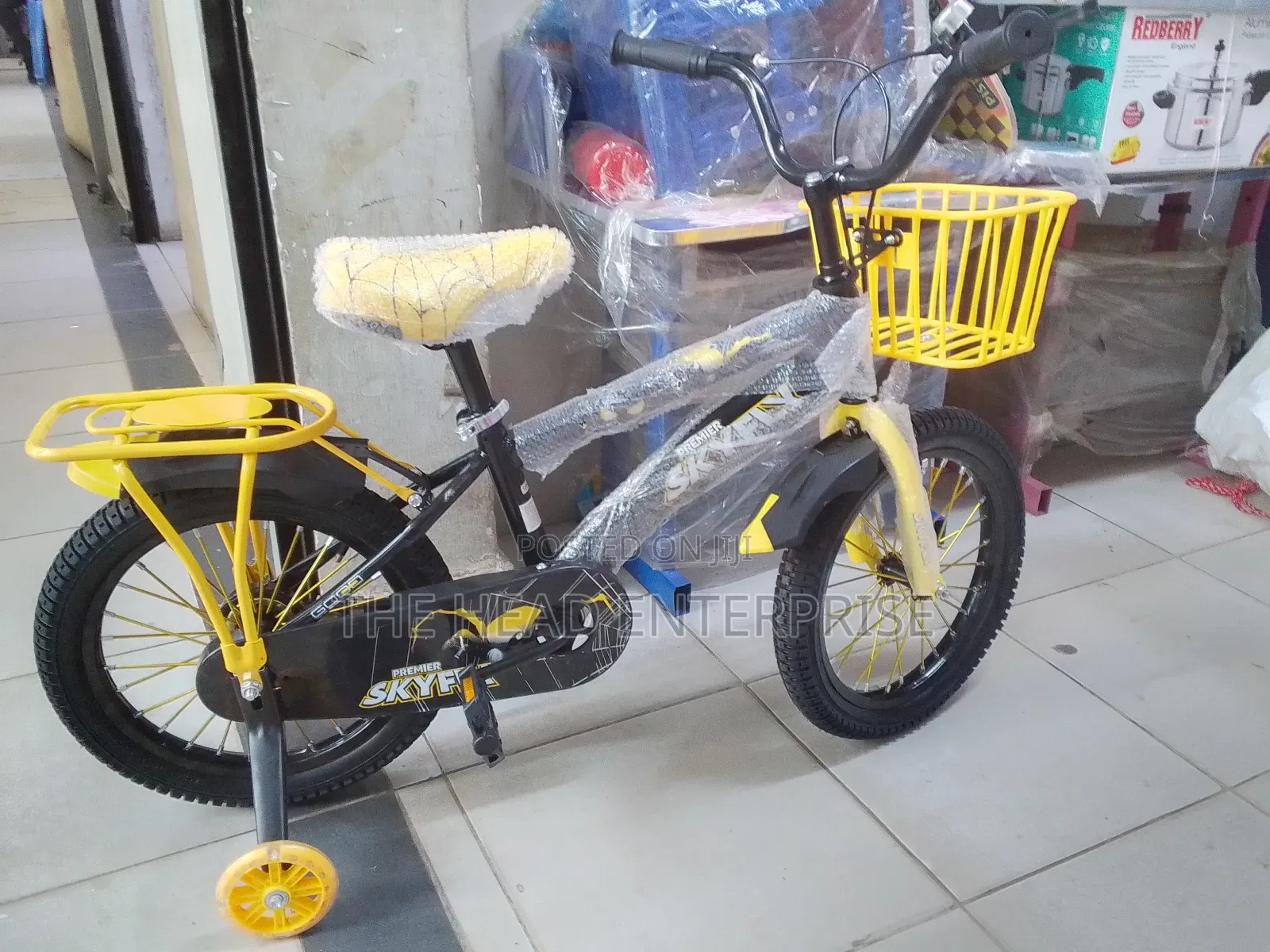 Kids Bike With Side Wheels and Carrier