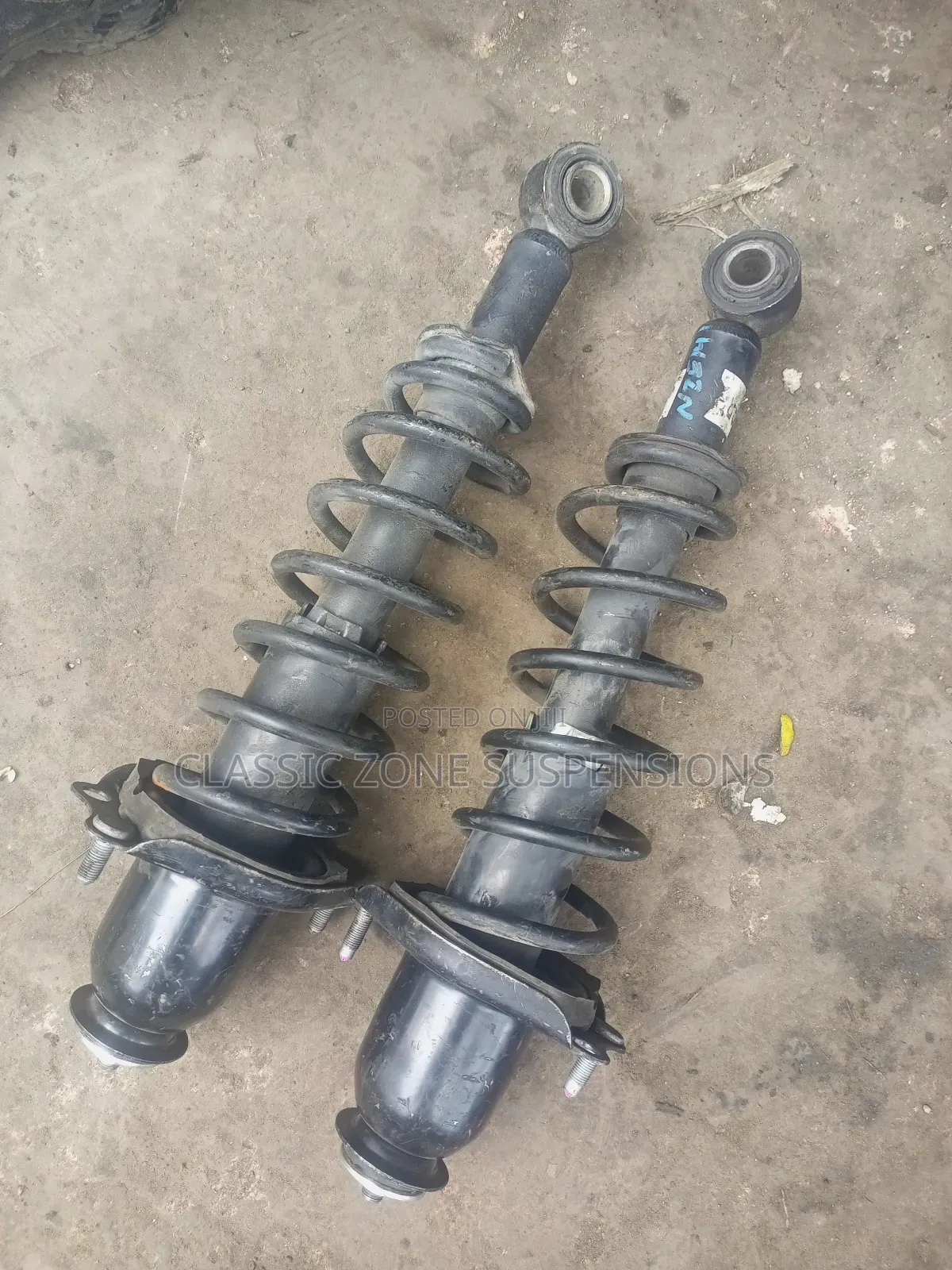 Toyota Premio Back Shocks