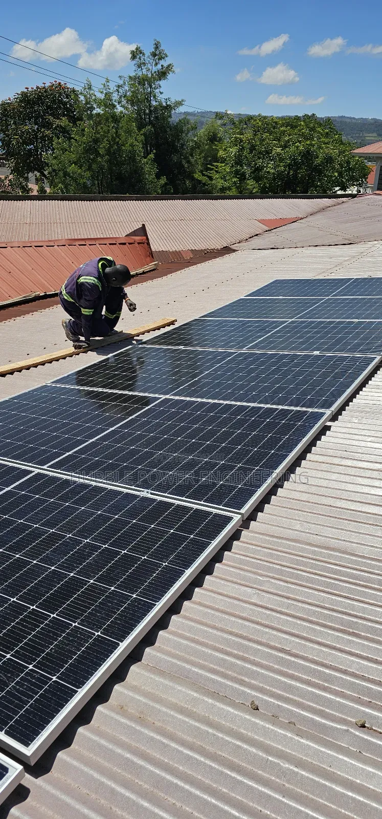 11kw Inverter, 10kwh Lithium Battery, 4.4kw Solar Panels