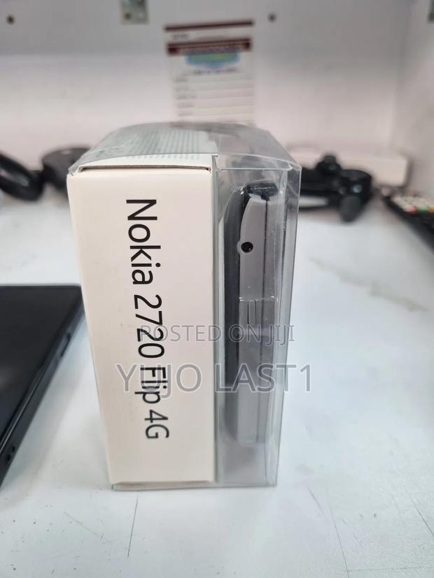 New Nokia 2720 Flip 512 GB White - thumbnail 3