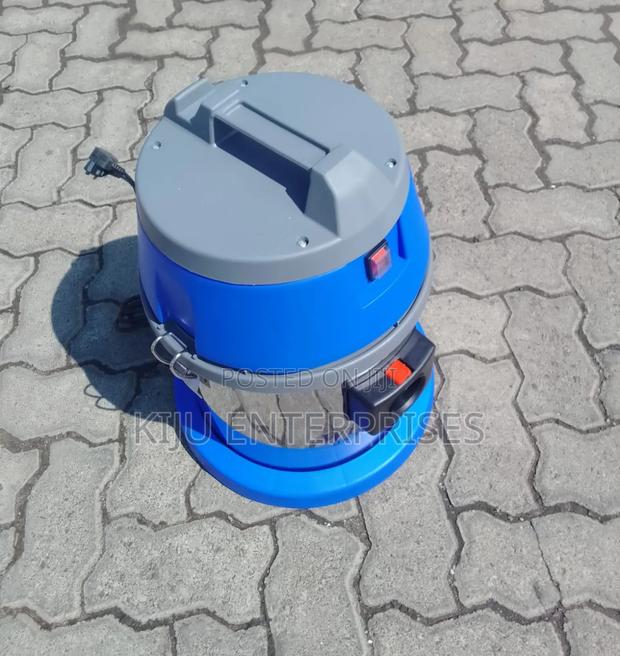 Vacuum Cleaner 20ltrs Windsor Brand - main view